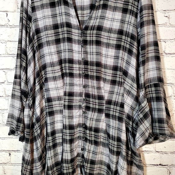 Torrid Black White Plaid Collared Tunic with Bell Cuff and Corset Back Size 2 - Picture 4 of 14